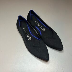 Rothy’s The Point in black